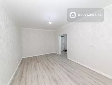 1-комнатная квартира, этаж 3 из 9, 42 м²