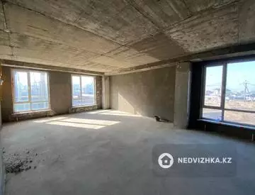 2-комнатная квартира, этаж 1 из 7, 80 м²