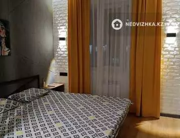 1-комнатная квартира, этаж 10 из 12, 47 м², посуточно