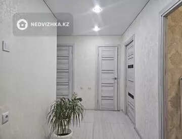 2-комнатная квартира, этаж 4 из 5, 55 м²