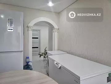 2-комнатная квартира, этаж 4 из 5, 55 м²