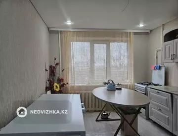 2-комнатная квартира, этаж 4 из 5, 55 м²