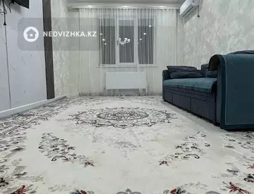 2-комнатная квартира, этаж 8 из 12, 55 м², на длительный срок