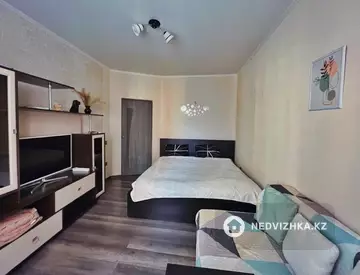 1-комнатная квартира, этаж 3 из 5, 37 м², на длительный срок