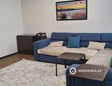 3-комнатная квартира, этаж 2 из 3, 89 м², на длительный срок