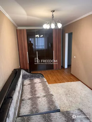 1-комнатная квартира, этаж 3 из 10, 36 м²