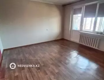 2-комнатная квартира, этаж 4 из 5, 42 м²