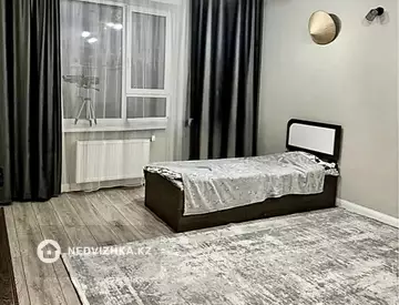 3-комнатная квартира, этаж 2 из 17, 102 м²