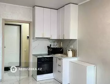 4-комнатная квартира, этаж 9 из 9, 39 м²