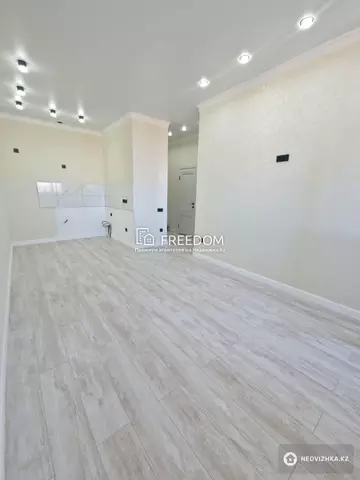 2-комнатная квартира, этаж 14 из 15, 40 м²