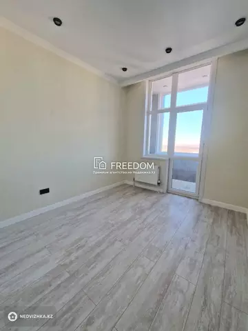 2-комнатная квартира, этаж 14 из 15, 40 м²
