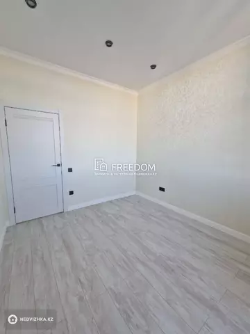2-комнатная квартира, этаж 14 из 15, 40 м²