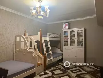 4-комнатная квартира, этаж 1 из 5, 113 м²