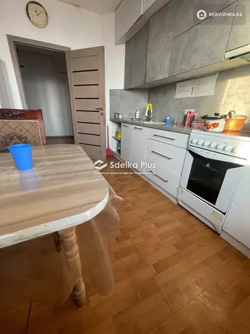 4-комнатная квартира, этаж 23 из 23, 103 м²