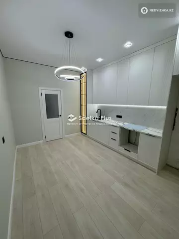 2-комнатная квартира, этаж 3 из 9, 64 м²