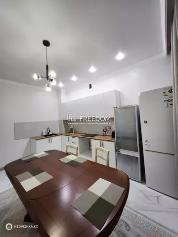 2-комнатная квартира, этаж 10 из 10, 65 м²