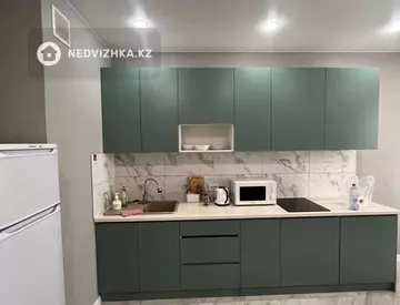 2-комнатная квартира, этаж 2 из 12, 45 м², посуточно