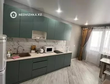 2-комнатная квартира, этаж 2 из 12, 45 м², посуточно