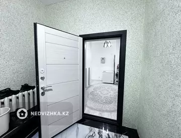 4-комнатная квартира, этаж 1 из 9, 101 м²