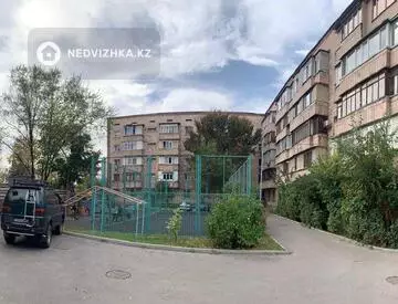 3-комнатная квартира, этаж 4 из 5, 72 м²