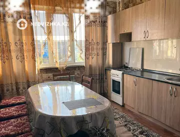 3-комнатная квартира, этаж 3 из 9, 76 м², на длительный срок