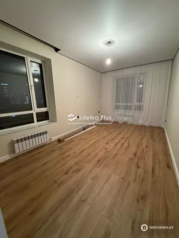 2-комнатная квартира, этаж 4 из 10, 52 м²