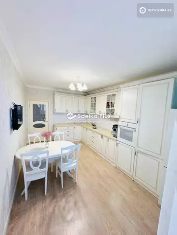 3-комнатная квартира, этаж 9 из 14, 101 м²