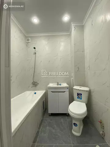2-комнатная квартира, этаж 9 из 9, 40 м²