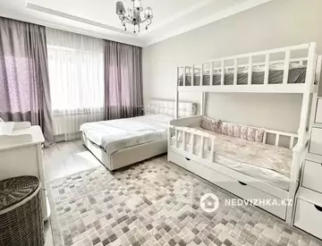 3-комнатная квартира, этаж 3 из 3, 110 м²