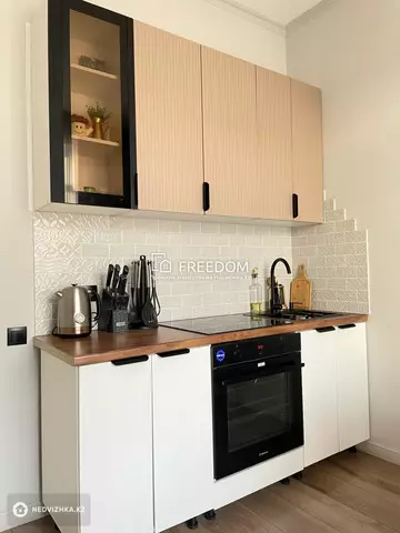 1-комнатная квартира, этаж 8 из 9, 38 м²