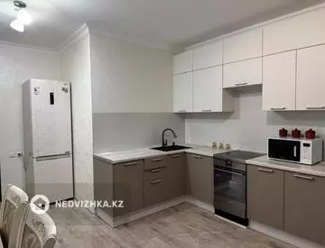 2-комнатная квартира, этаж 4 из 12, 78 м², на длительный срок