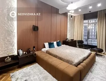 3-комнатная квартира, этаж 4 из 8, 110 м²