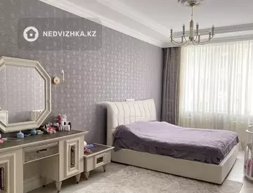 3-комнатная квартира, этаж 3 из 6, 108 м²