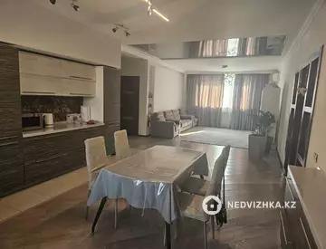 3-комнатная квартира, этаж 4 из 6, 120 м²