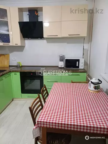 1-комнатная квартира, этаж 12 из 13, 42 м²