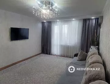 4-комнатная квартира, этаж 4 из 5, 82 м²