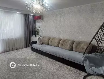 4-комнатная квартира, этаж 4 из 5, 82 м²