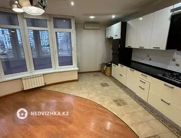 3-комнатная квартира, этаж 2 из 10, 170 м²