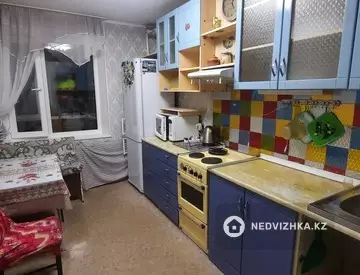 3-комнатная квартира, этаж 2 из 9, 62 м², на длительный срок