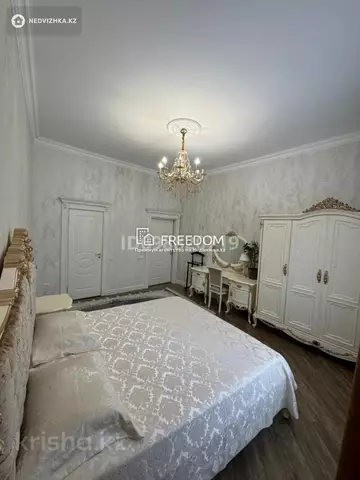 5-комнатная квартира, этаж 3 из 6, 147 м²