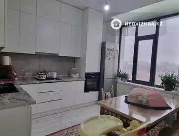 3-комнатная квартира, этаж 7 из 10, 77 м²