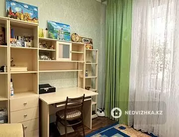 4-комнатная квартира, этаж 3 из 5, 109 м²