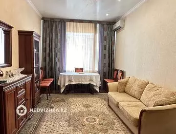 4-комнатная квартира, этаж 3 из 5, 109 м²