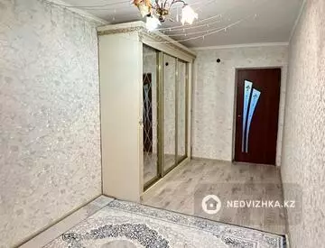 3-комнатная квартира, этаж 4 из 5, 57 м²