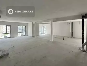 3-комнатная квартира, этаж 4 из 5, 128 м²