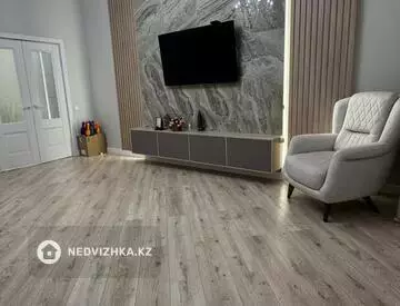 2-комнатная квартира, этаж 3 из 12, 75 м²