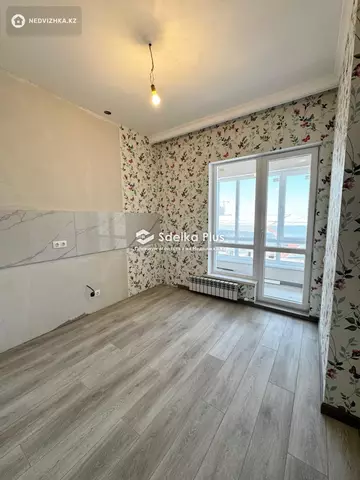 1-комнатная квартира, этаж 8 из 12, 42 м²