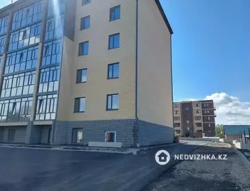 1-комнатная квартира, этаж 3 из 5, 40 м², посуточно