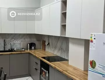 3-комнатная квартира, этаж 1 из 22, 120 м², на длительный срок