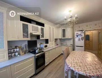 3-комнатная квартира, этаж 4 из 5, 98 м²